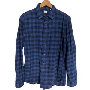 Uniqlo Blue and Navy Plaid Casual Button-Down Shirt